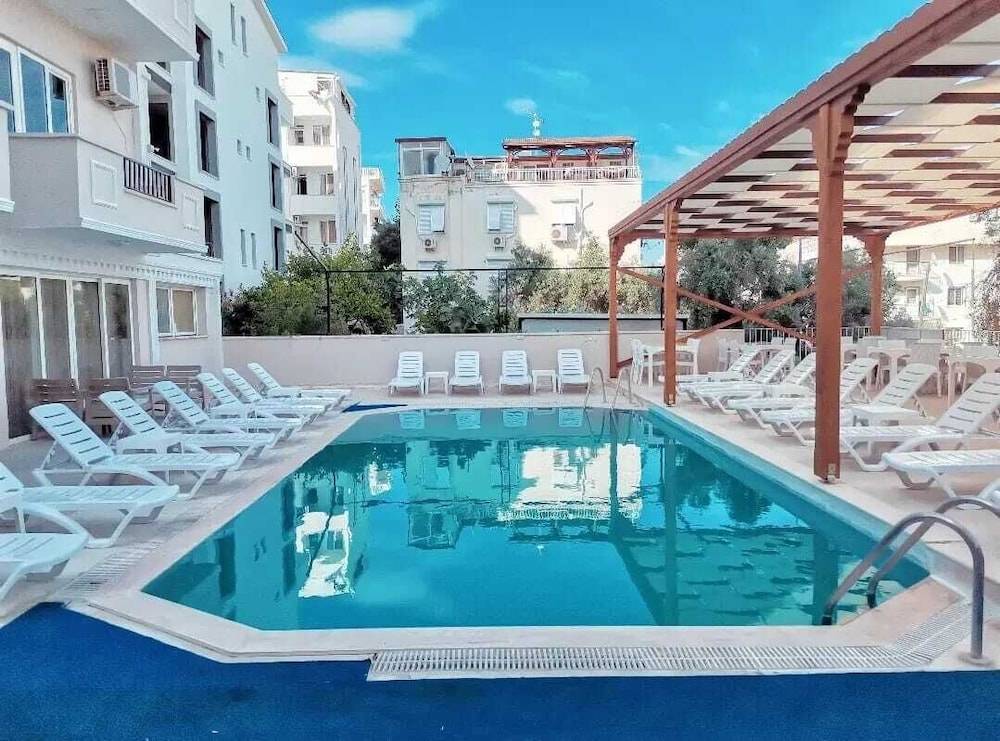 Nicer Hotel 1