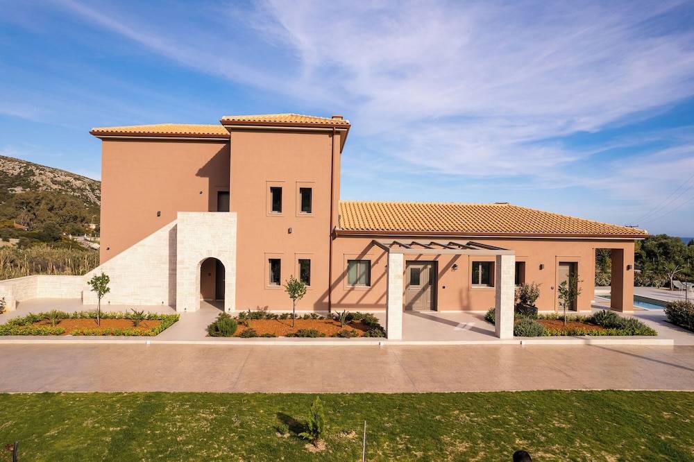 Reveli Suites 1