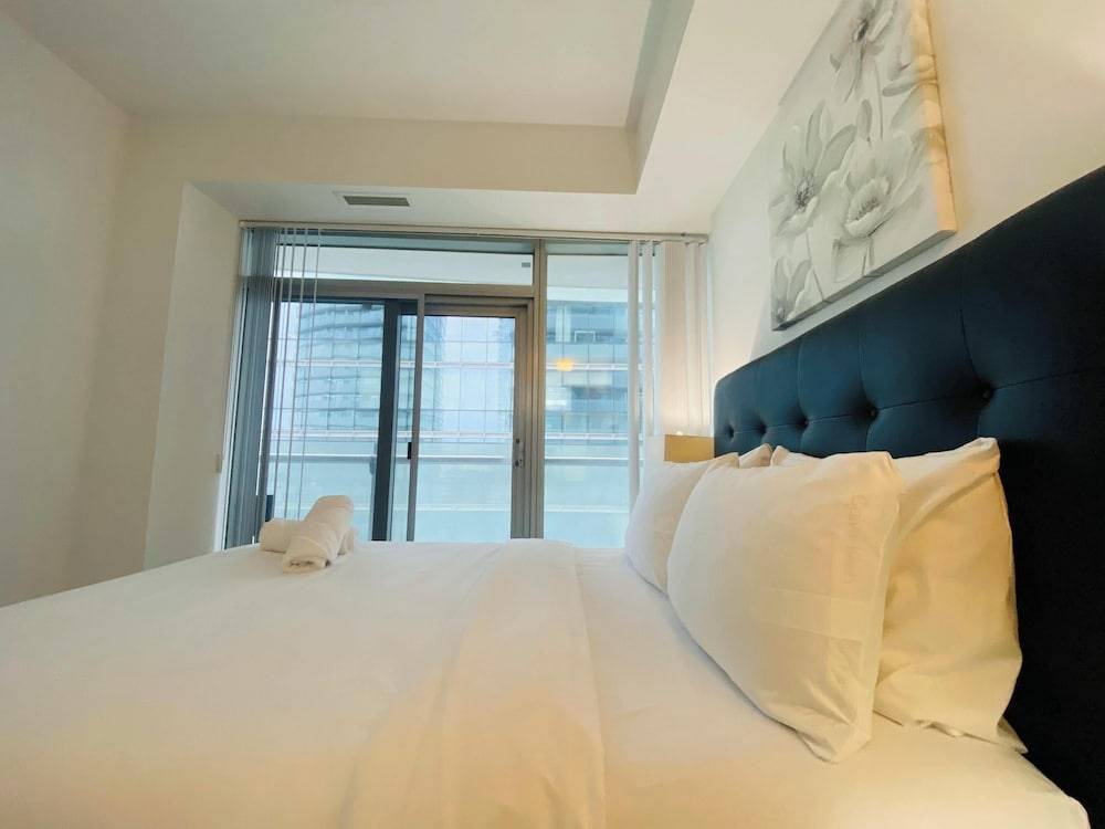 StayToronto - The York Suites 2