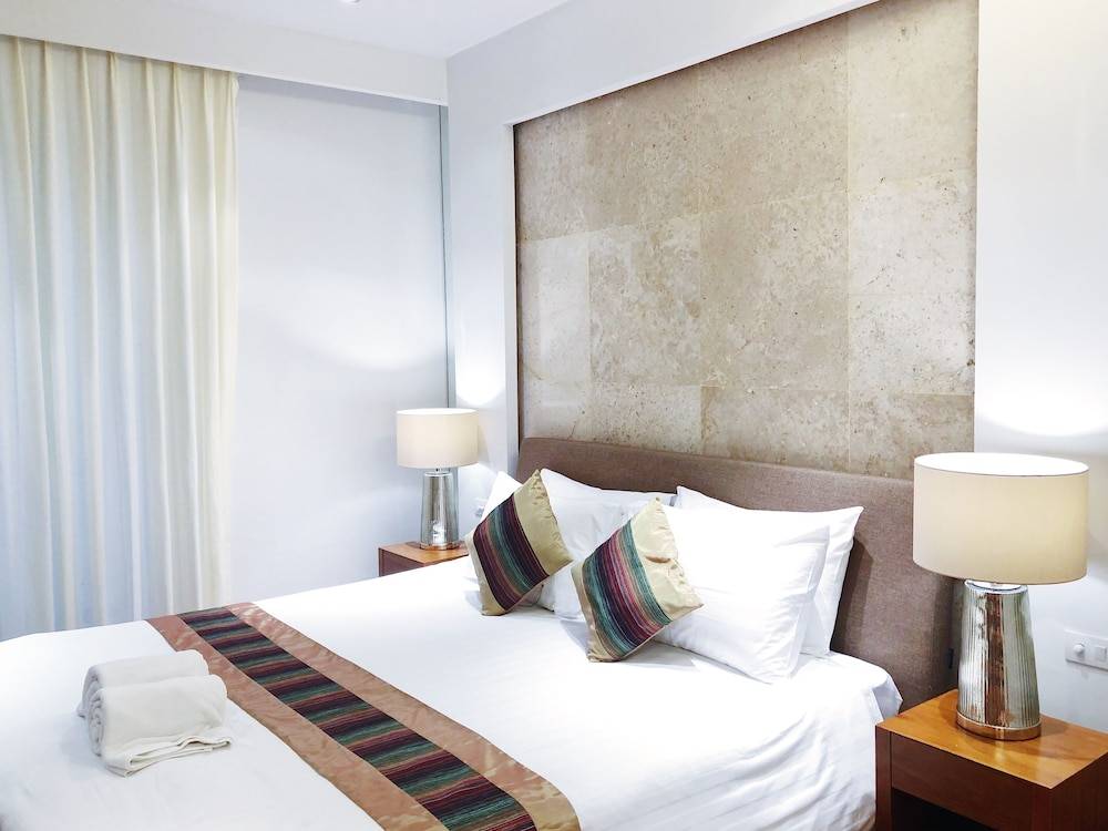 Beachfront 2br 2bath Apartment Private Plunge Pool 50 Meter to Naithon Beach 2