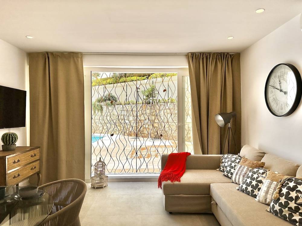 Loft 18 Beach Front Marbella - EaW Homes 1