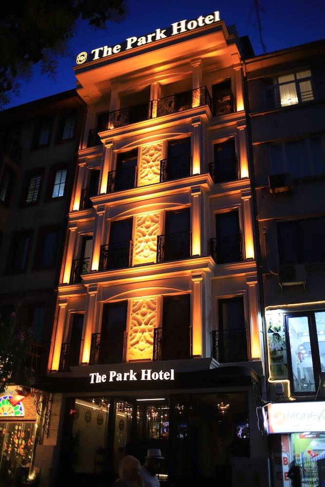 THE PARK HOTEL 1