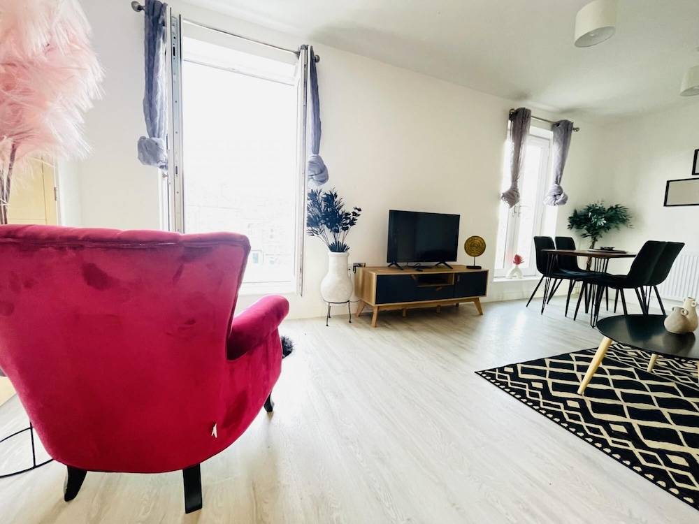 Quartz Apartment in Cambridge 1