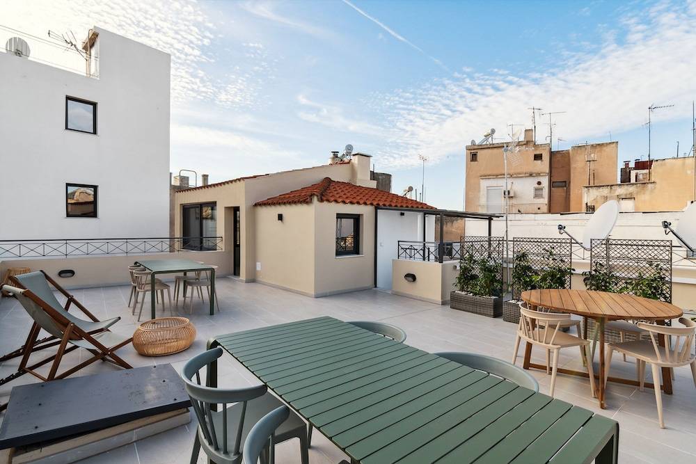 Limehome Athens Solonos City Center 1