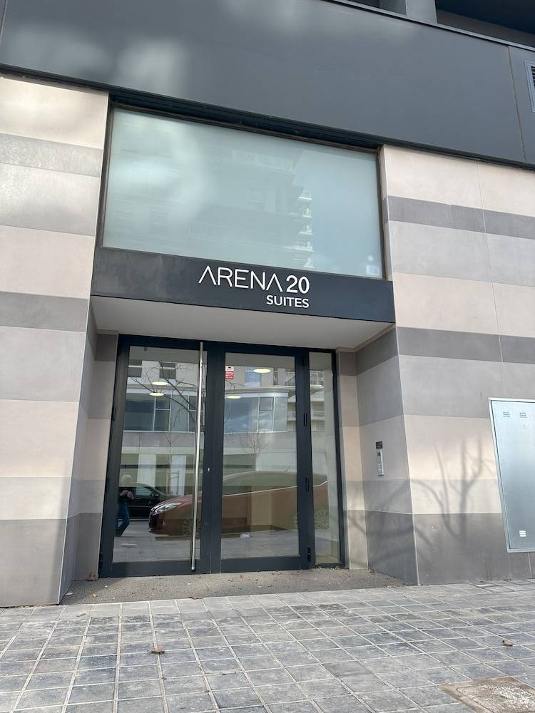 Arena 20 Suites 1