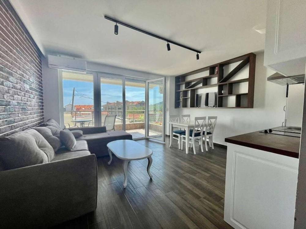 Bucanero Apartments Budva 1