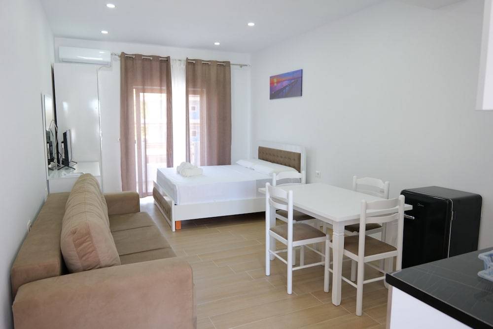 Lux Apartments 2