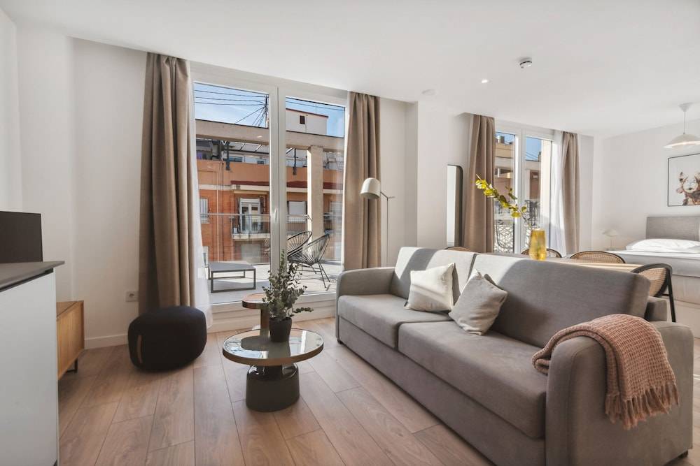 Limehome Valencia Carrer del Pare Palau 1