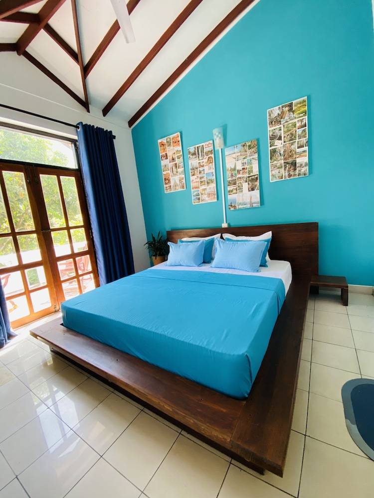 SURF N SPICE - HIRIKETiYA 2