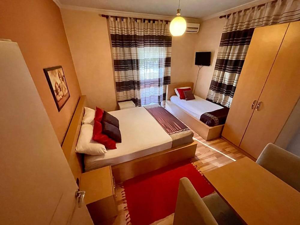 Algo Hotel 1