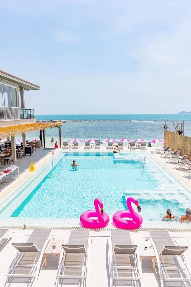 LOVE beach club Koh Samui 1