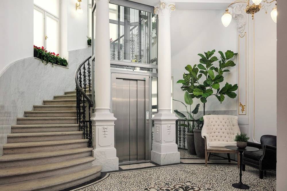 R16 Residences Prague 2