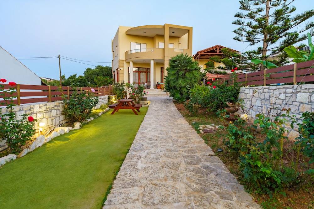 Kelaya Luxury Apartments 1