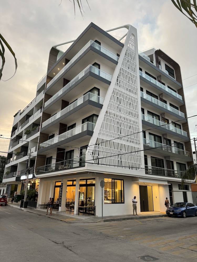 Alizee Tower 1