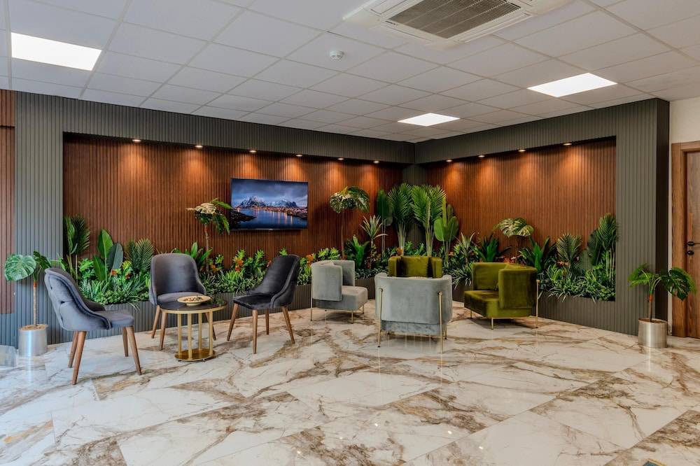 The Business Class Hotel 2