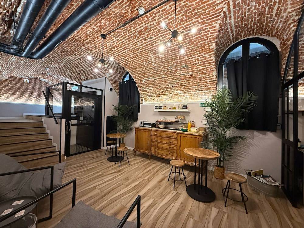 CC Opera Suites 2
