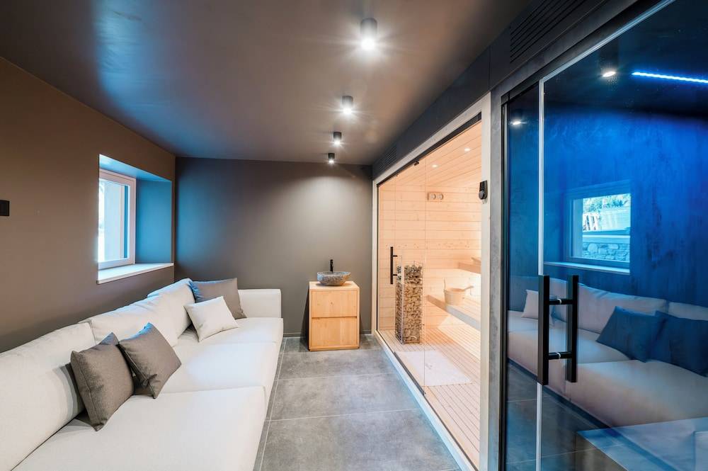 DALANIA MOUNTAIN APARTMENTS 1