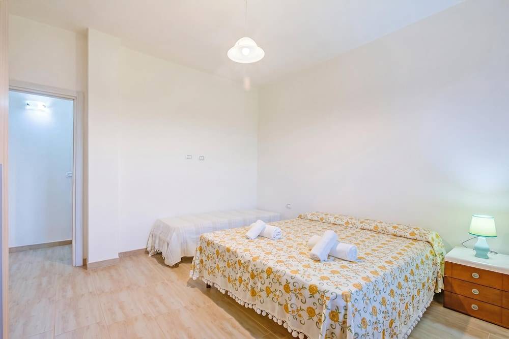 Le Bianche Apt 4 - Terrace near the Sea 2