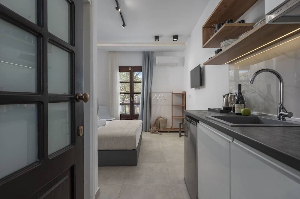 Eleon Suites & Apartments 2