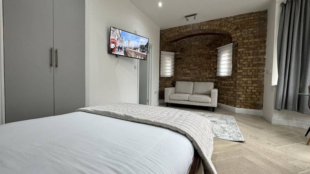 London Studios and Suites 1