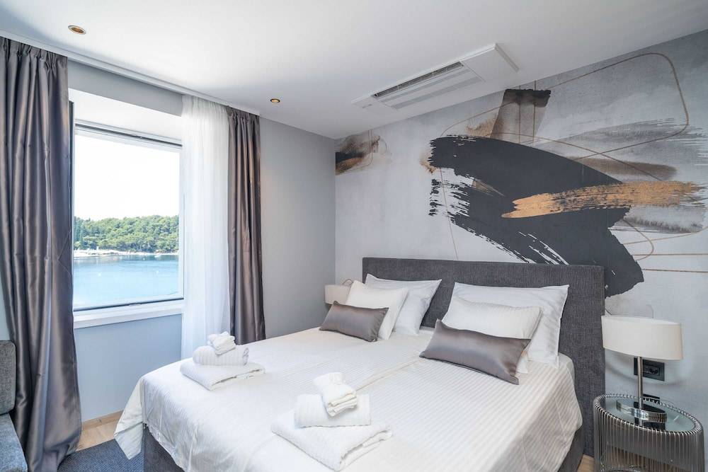 Apartments Villa Royale 2