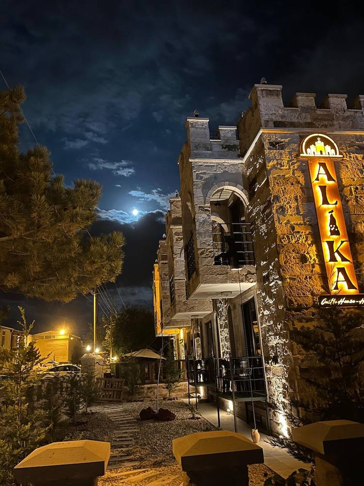Alika Castle House 1