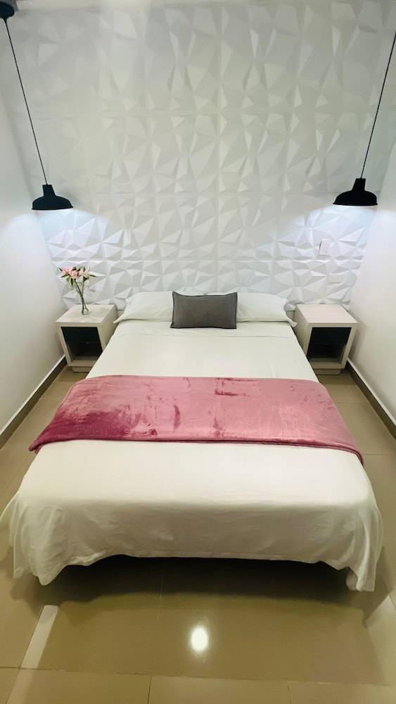 Kromatic Hostel 1