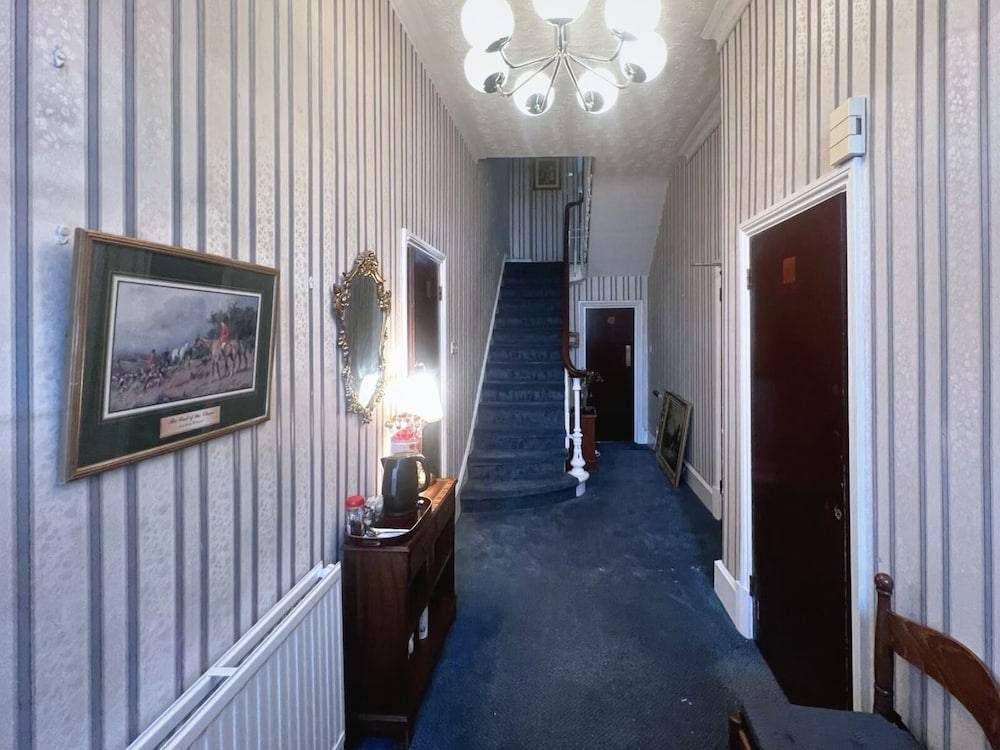 Helen's Hotel near Wembley 1