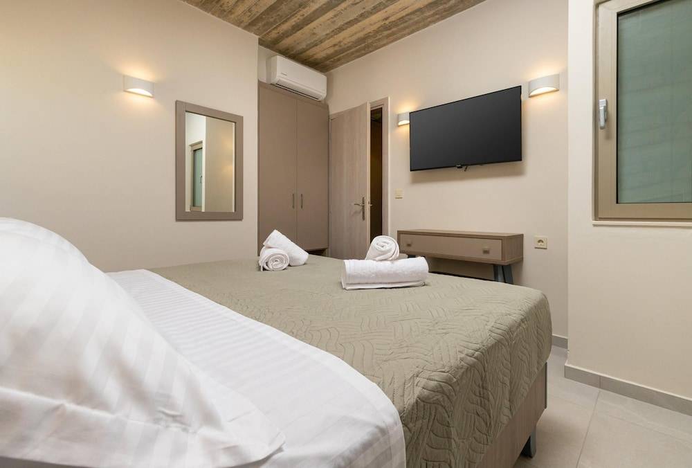 Achatis Apartments with sea view 2