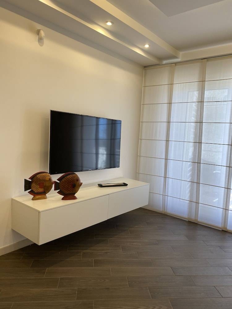 FraMe Room 1