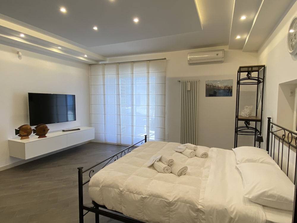 FraMe Room 2
