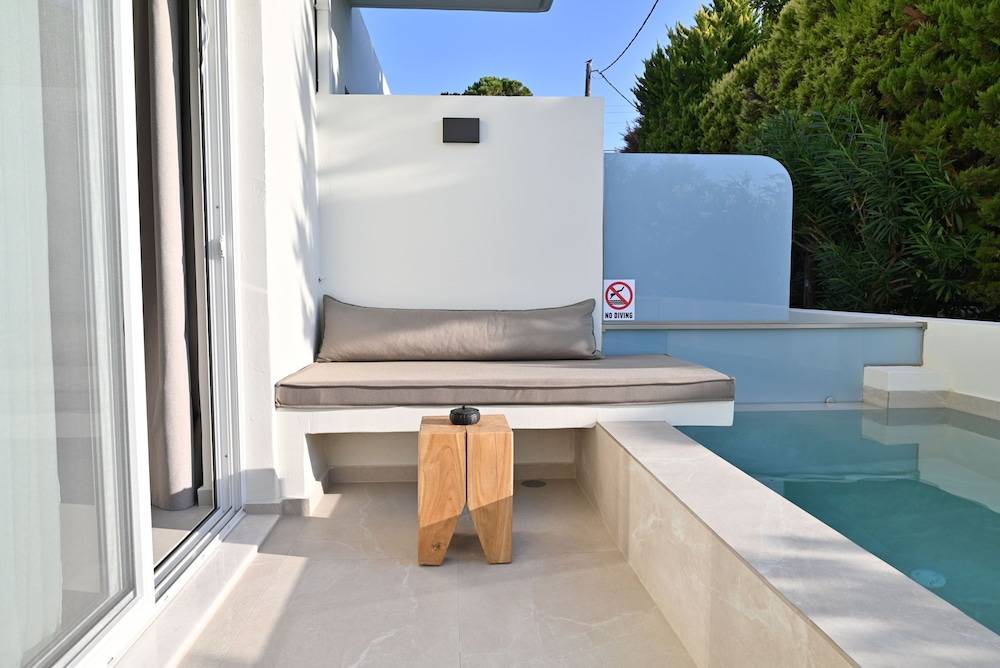 Rhotheon Suites in Ialysos Rhodes - private pool in selected rooms 1