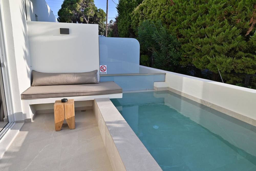 Rhotheon Suites in Ialysos Rhodes - private pool in selected rooms 2