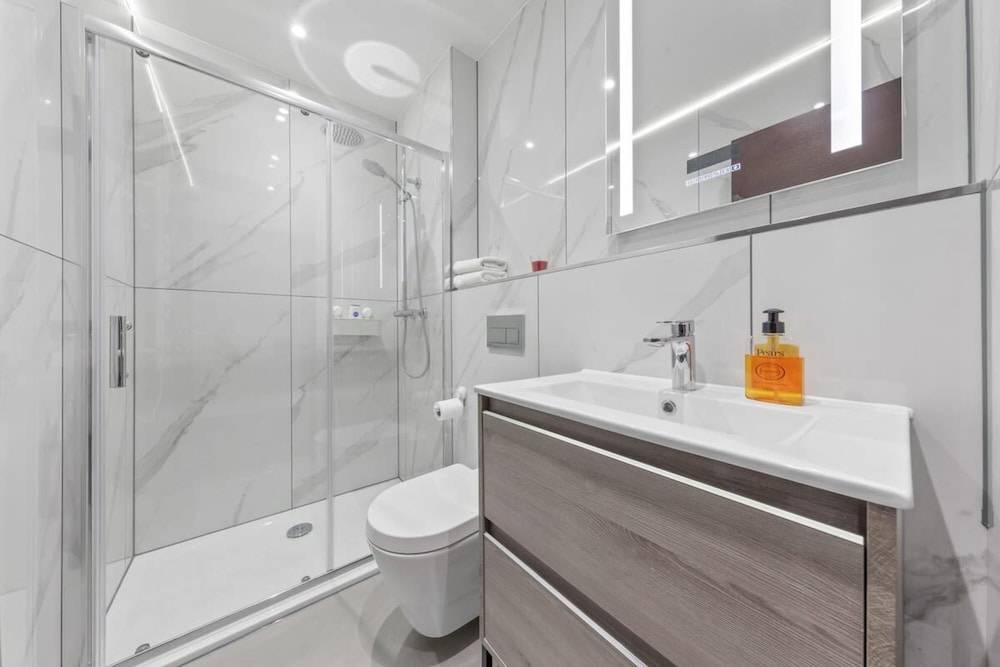 Modern Luxury Studio Near Euston Central London 1