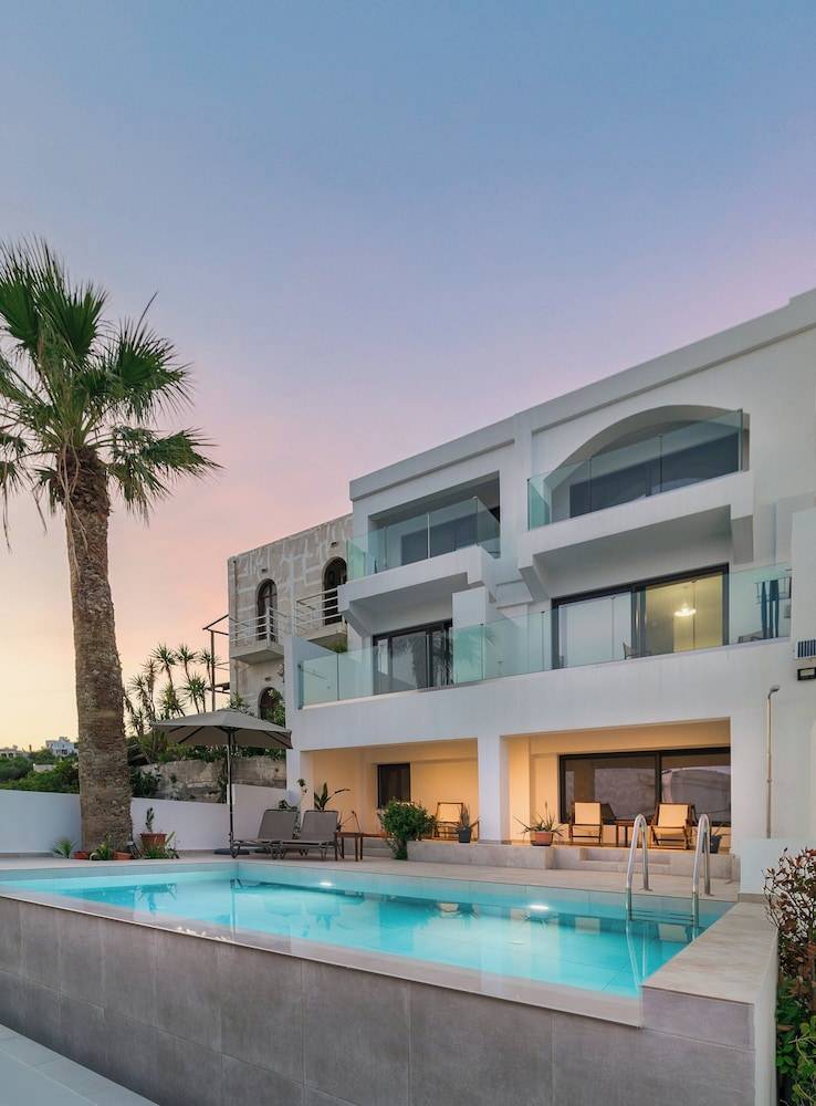 Aspras Luxury Apartments 1