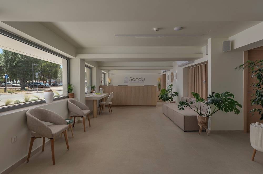 Sandy Seaside Suites 2
