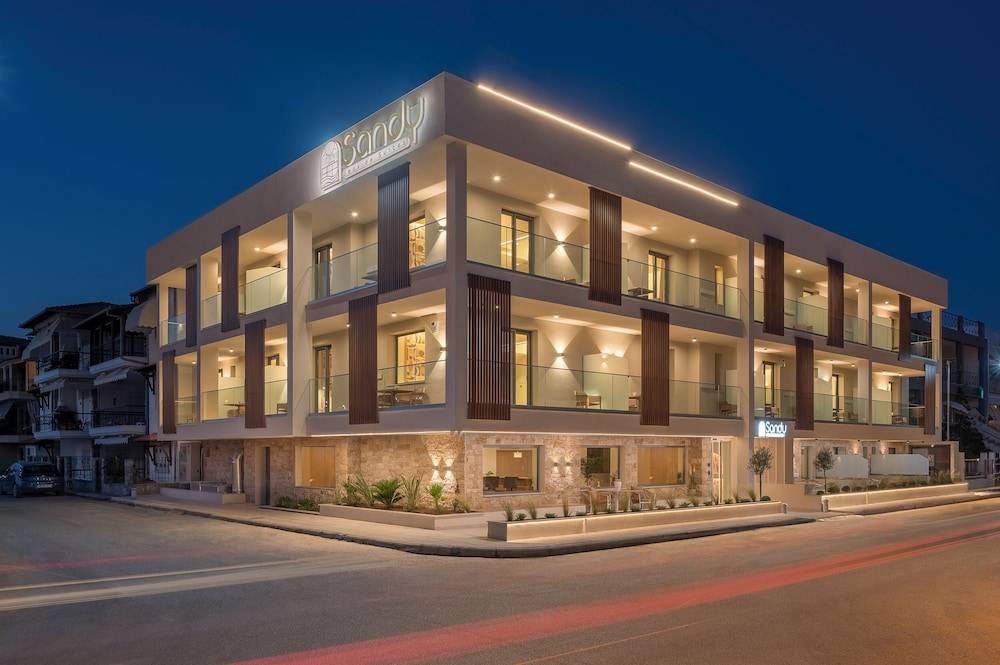 Sandy Seaside Suites 1