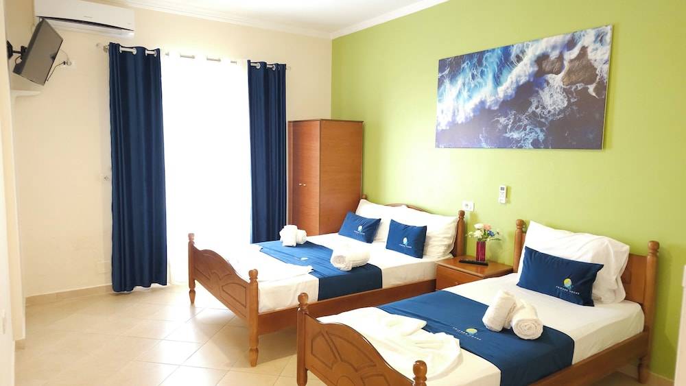 Friends House - Borsh Hotel 2