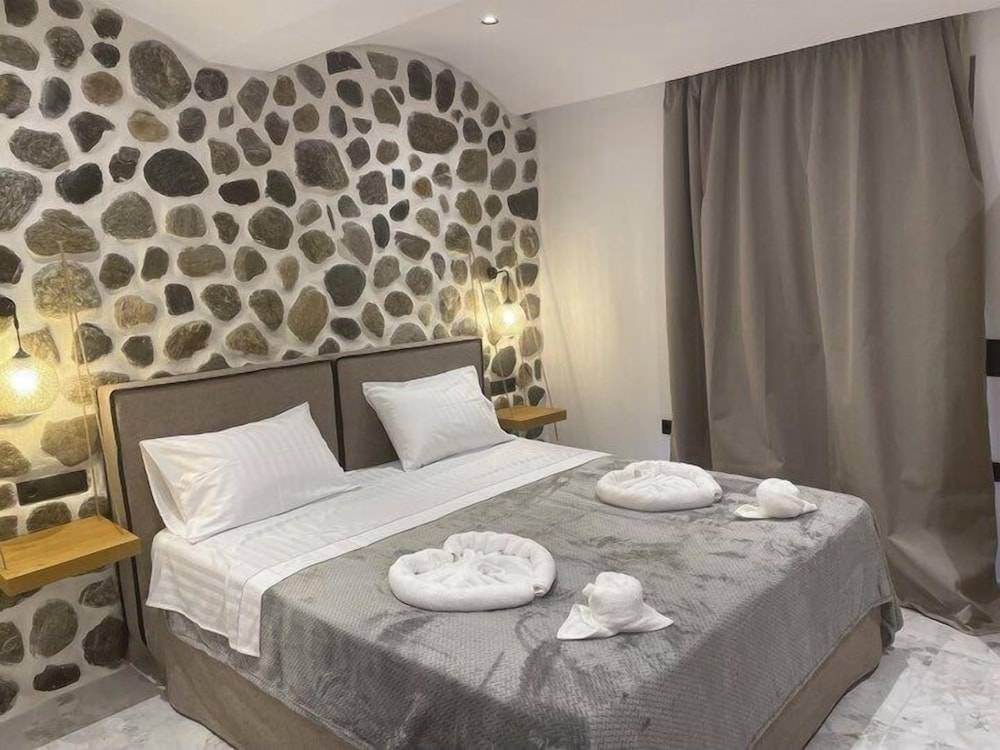 Latramys Suites 2