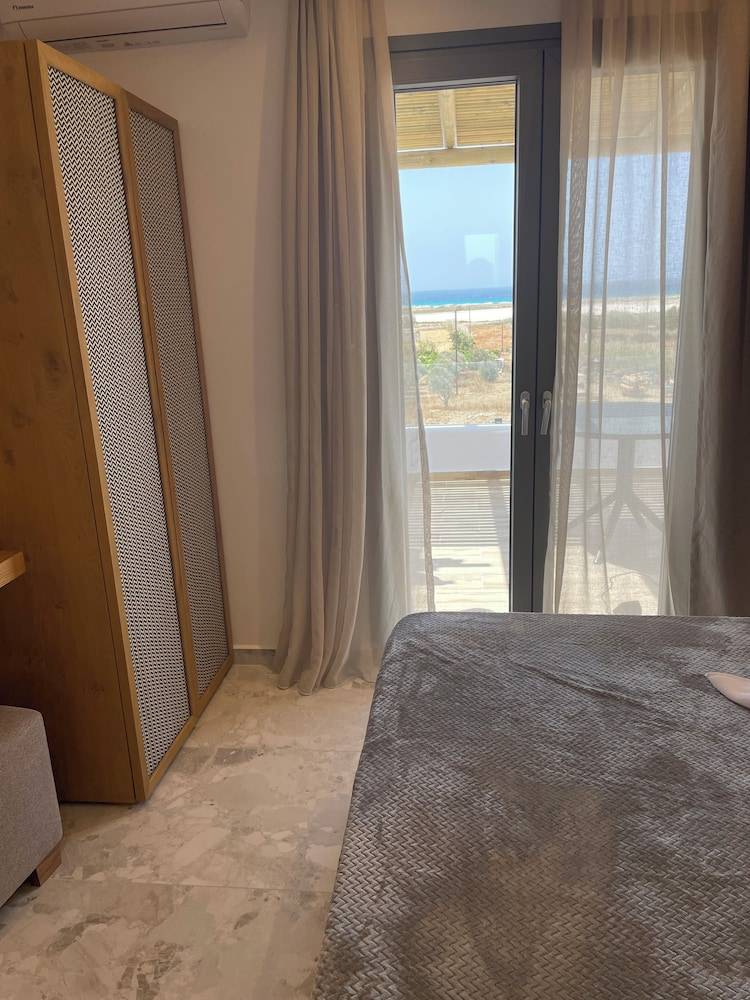 Latramys Suites 1