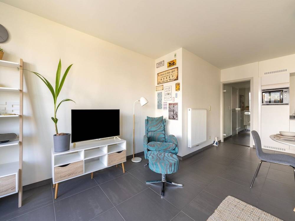 Chic Flat Near Ostend Beach 1