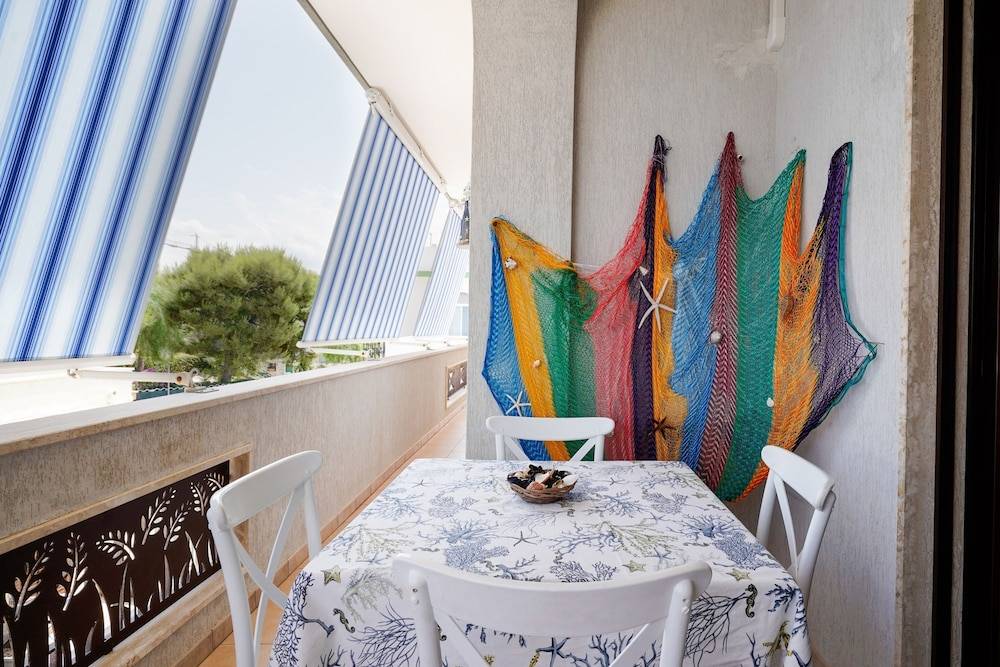 Appartamento a Torre Canne con Balcone 1