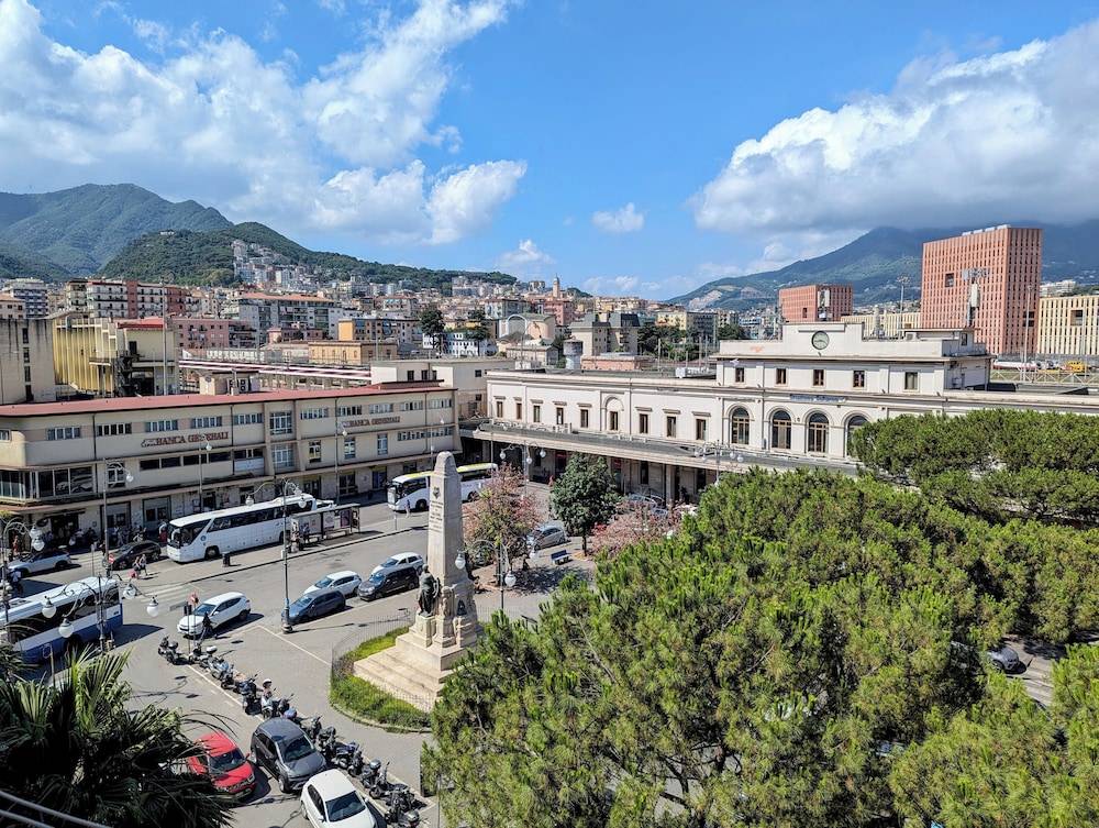 B&B Salerno Royal Suite Central Station 1