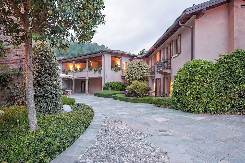 1711 Luxury Guest House 1