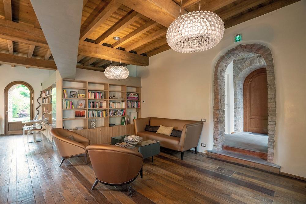 1711 Luxury Guest House 2