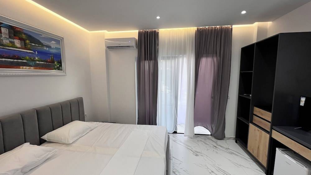 Lezet Hotel 1