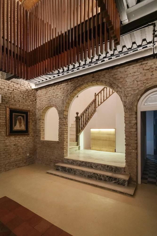La Moderna Suites 1