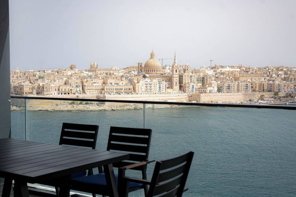 Best View Fortina Luxury Suites 1