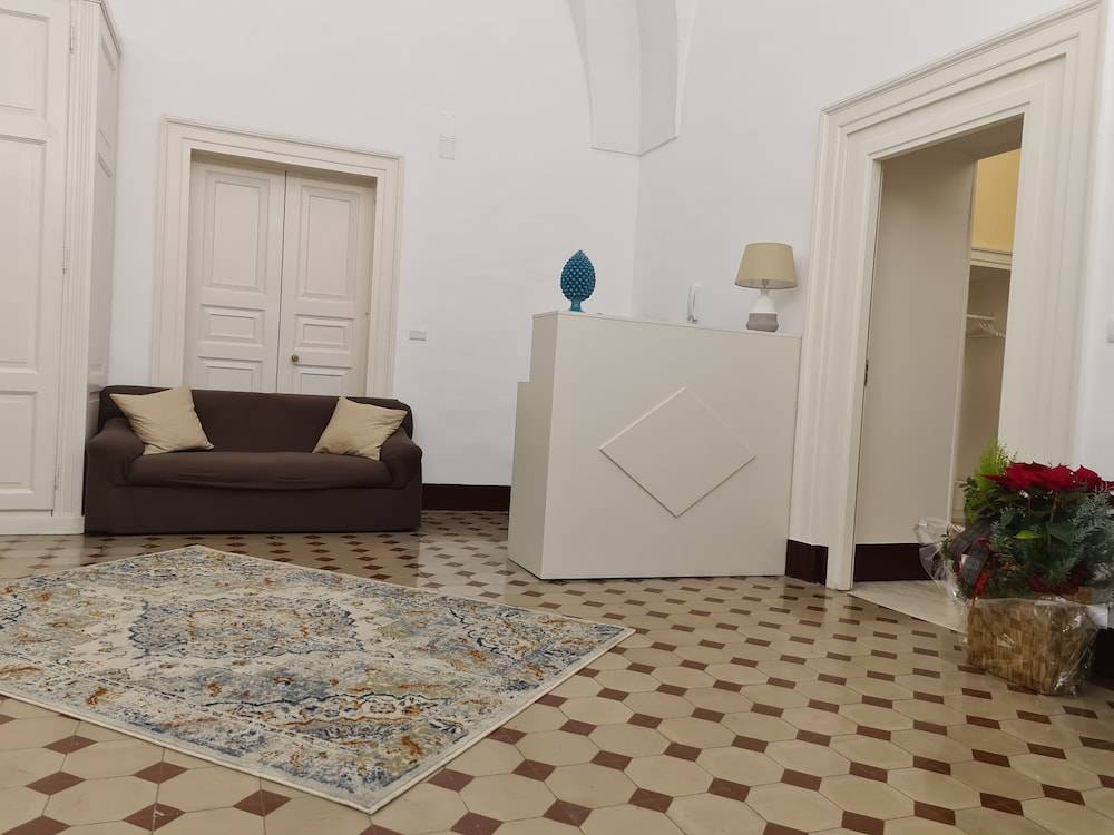 Toscano Palace Luxury Rooms Catania 2