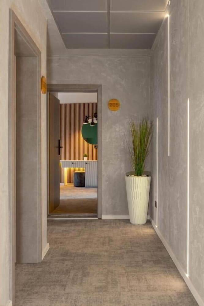 URBAN BUDGET HOTEL 2